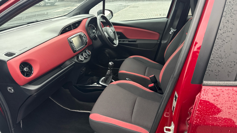 Toyota Yaris 1.5 VVT-i Blue Bi-tone 5dr Petrol Hatchback